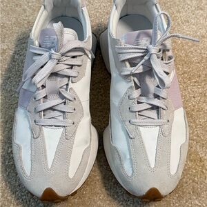 New Balance 327 Women's White and Light Pink Sneakers